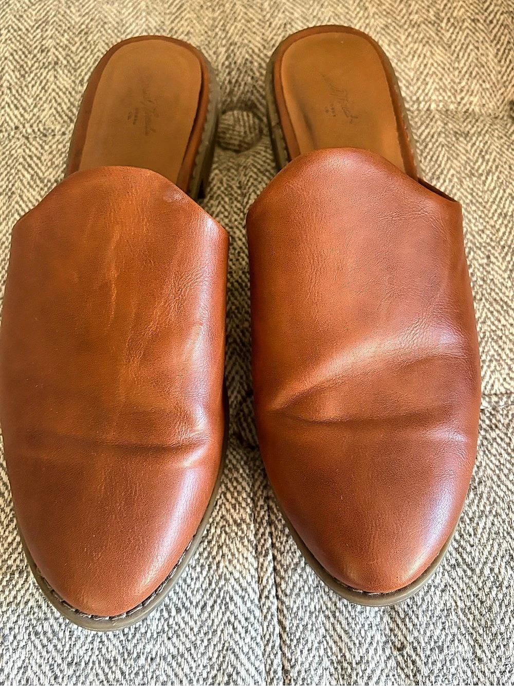 Universal Thread Brown Mules Size 8